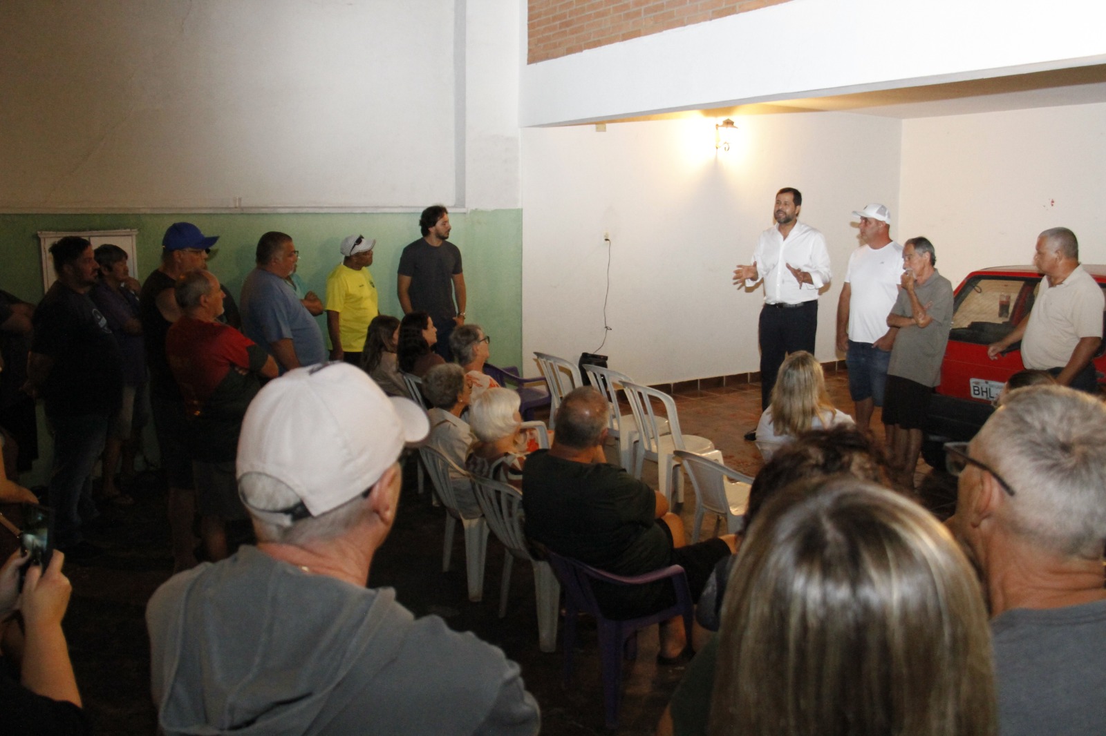  Luiz Fernando debate com a população soluções para saúde e segurança na Região